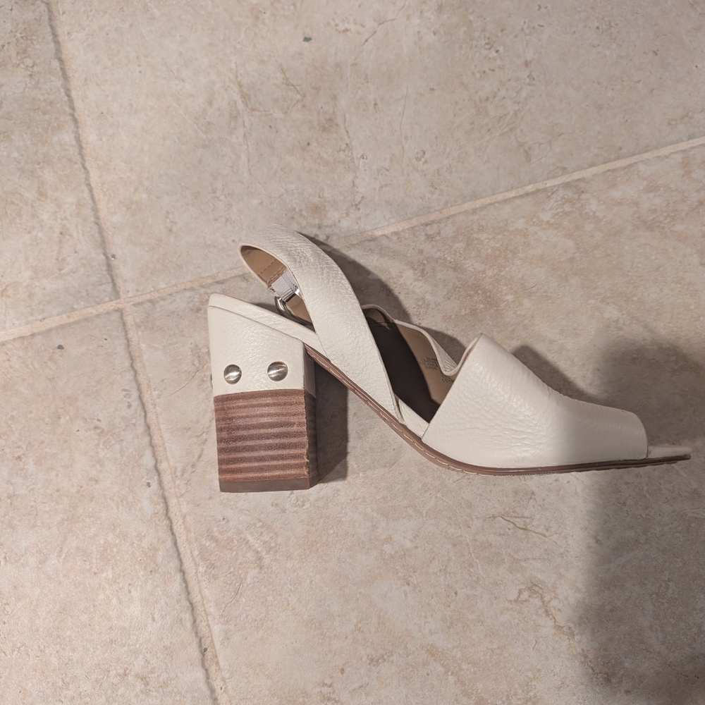 Marc Fisher Cream Peep Toe Slingback Sandals - Picture 10 of 11